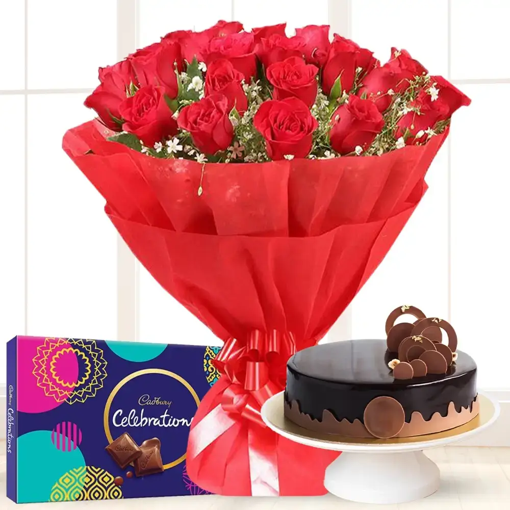 Roses Bouquet With Cake & Chocolates