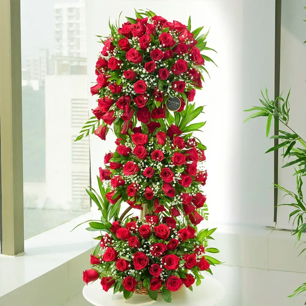 Flower Arrangement of Red Roses