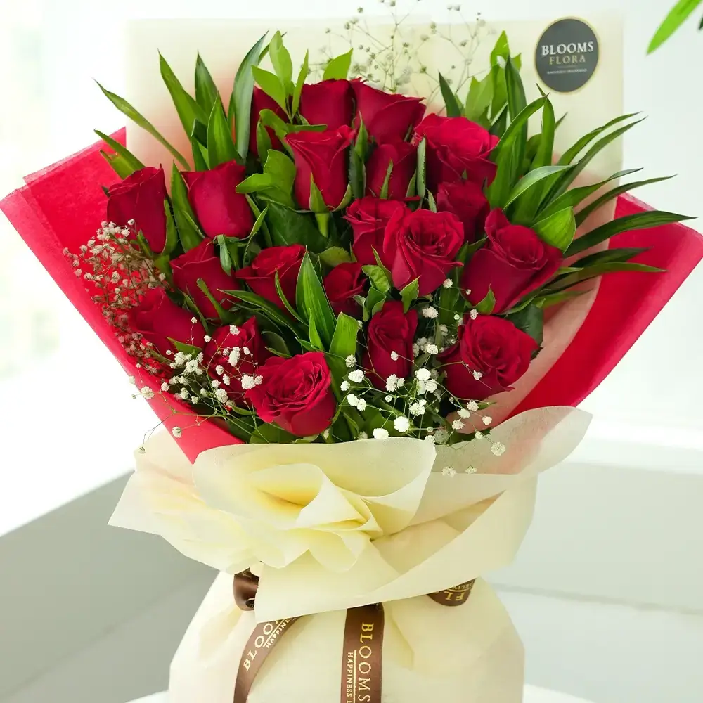 Charming Red Roses Bouquet