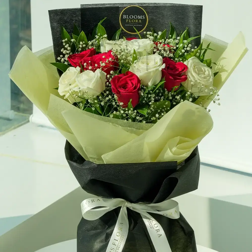 Blissful Mixed Roses Bouquet