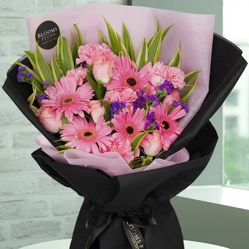 Arrangement of Mix flowers