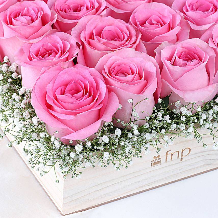 16 Pink Roses Arrangement In Wooden Base