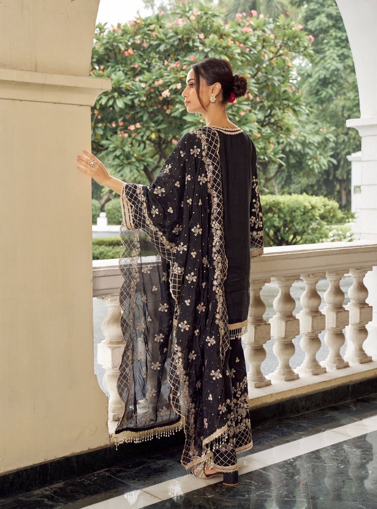 Manwa Linen Satin Black Kurta Set