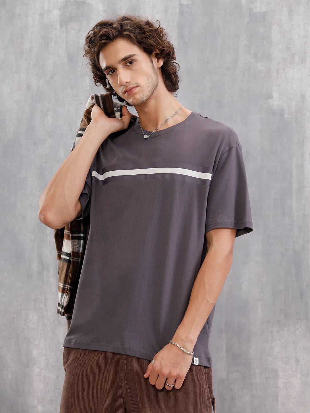 Front Striper Print Tee | Grey