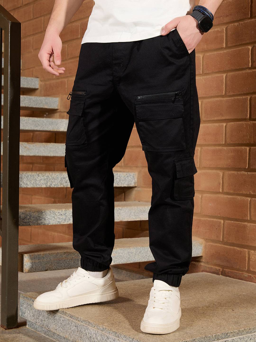 Solid Relaxed Fit Cargo Jogger | Black