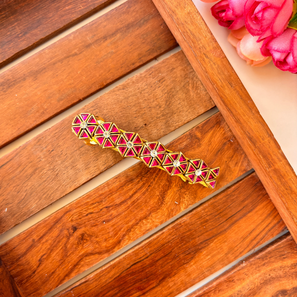 Elegant Triangle Glow - Pink