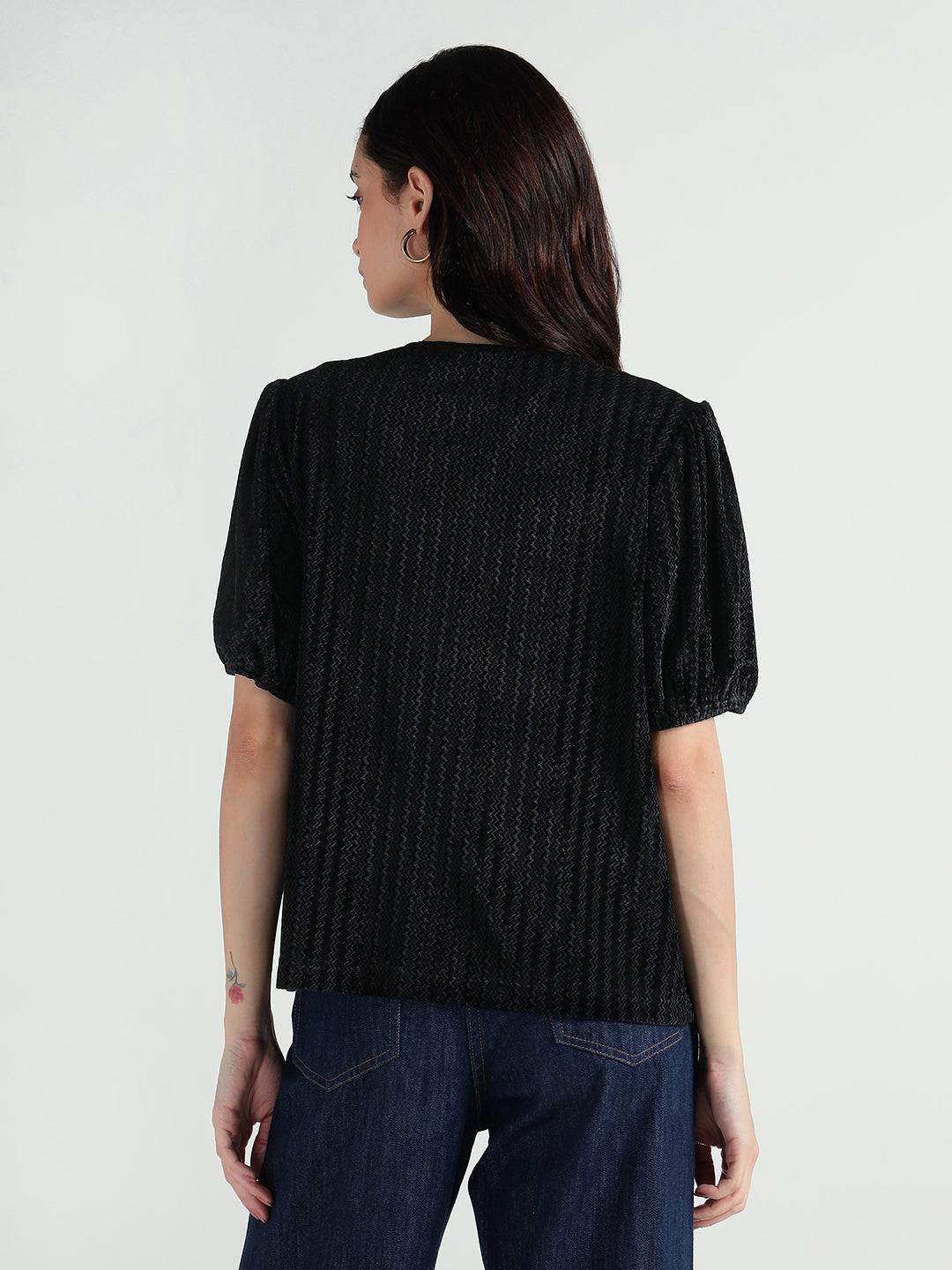 Elle Women Black Textured V Neck Top