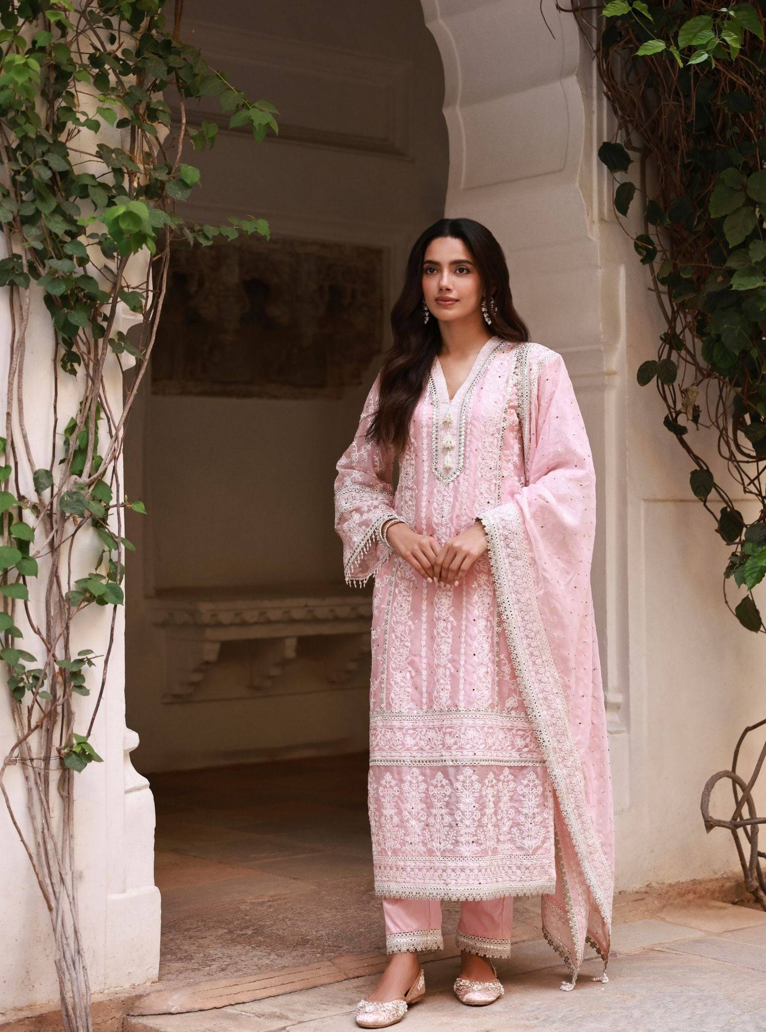 Taveya Organza Pink Kurta Set