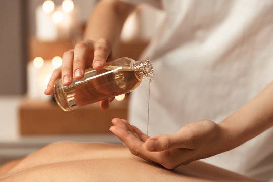 Oil Massage InDella Spa Chandrapur 8422019074