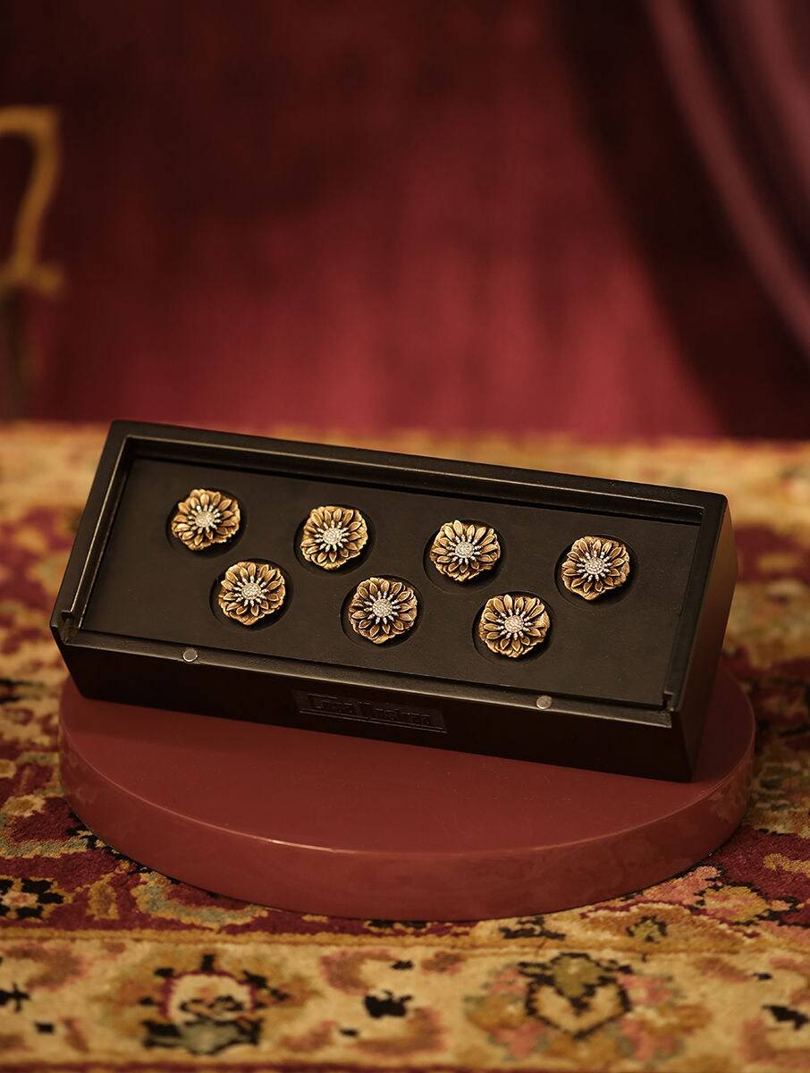 Men Antique Gold Alloy Gold Tone Buttons