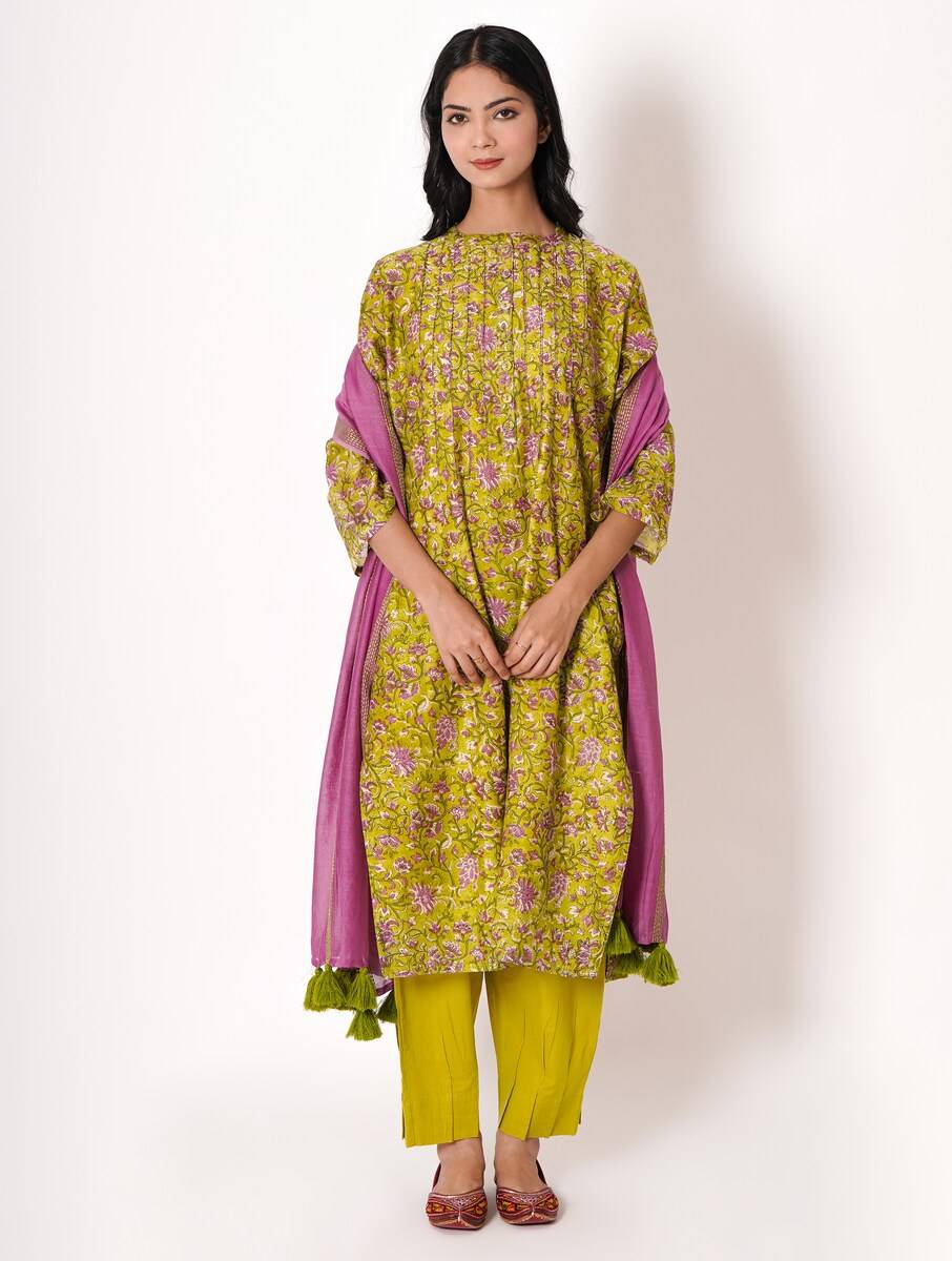 Women Olive Green Silk Cotton Printed Kurta, Pants & Dupatta