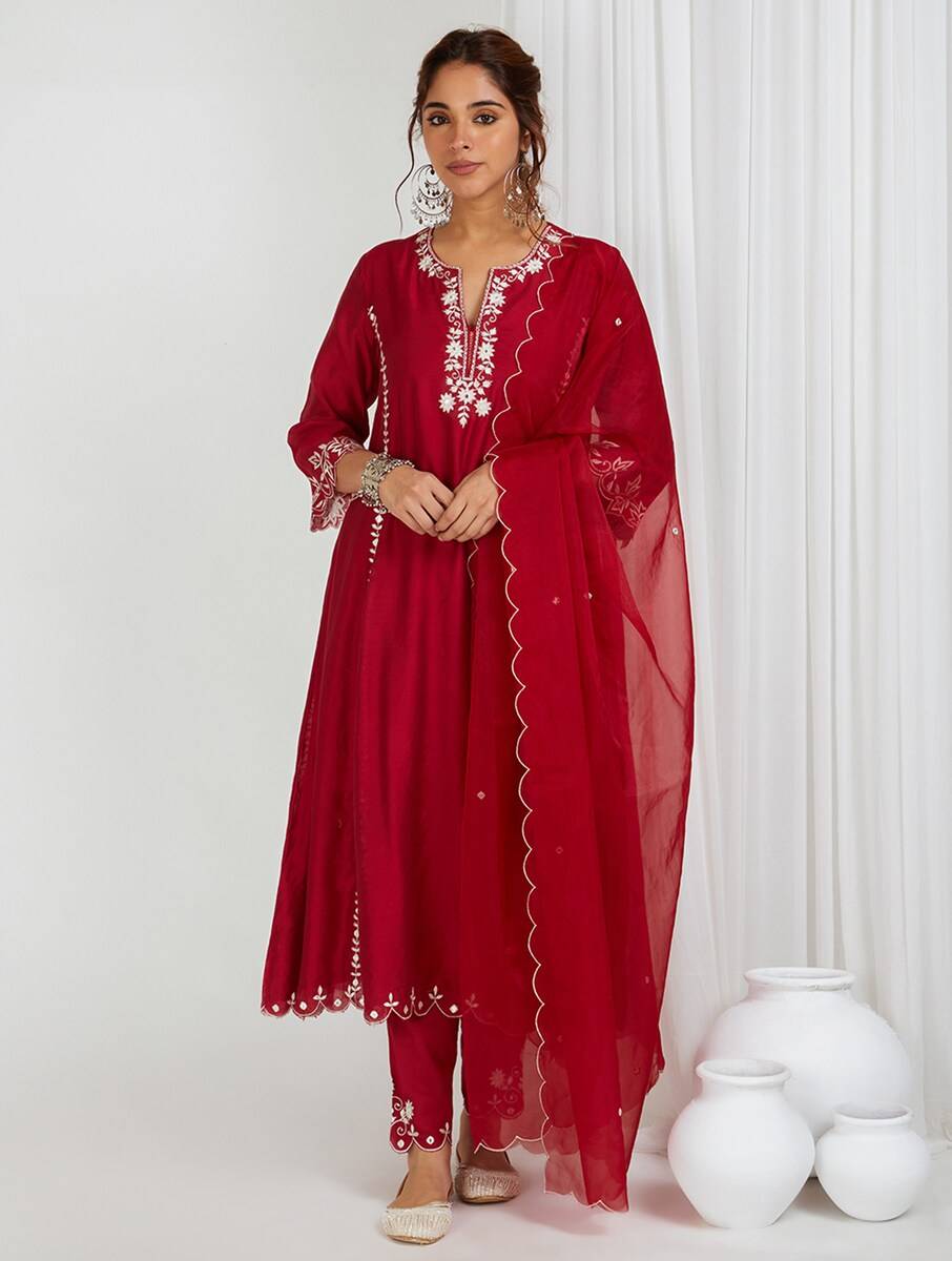 Women Red Silk Viscose Embroidered Kurta, Pants & Dupatta