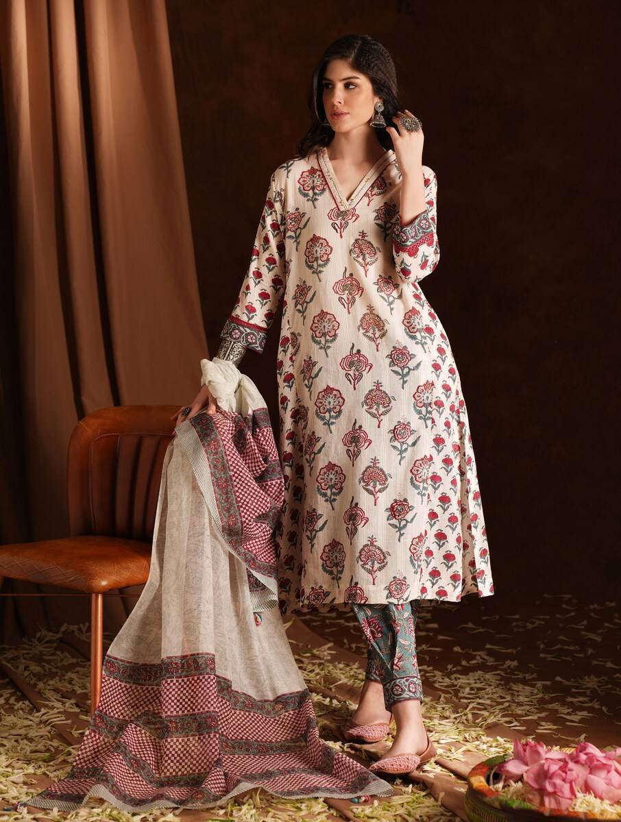 Women Multicolour Cotton Block Print V Neck Straight Fit Kurta