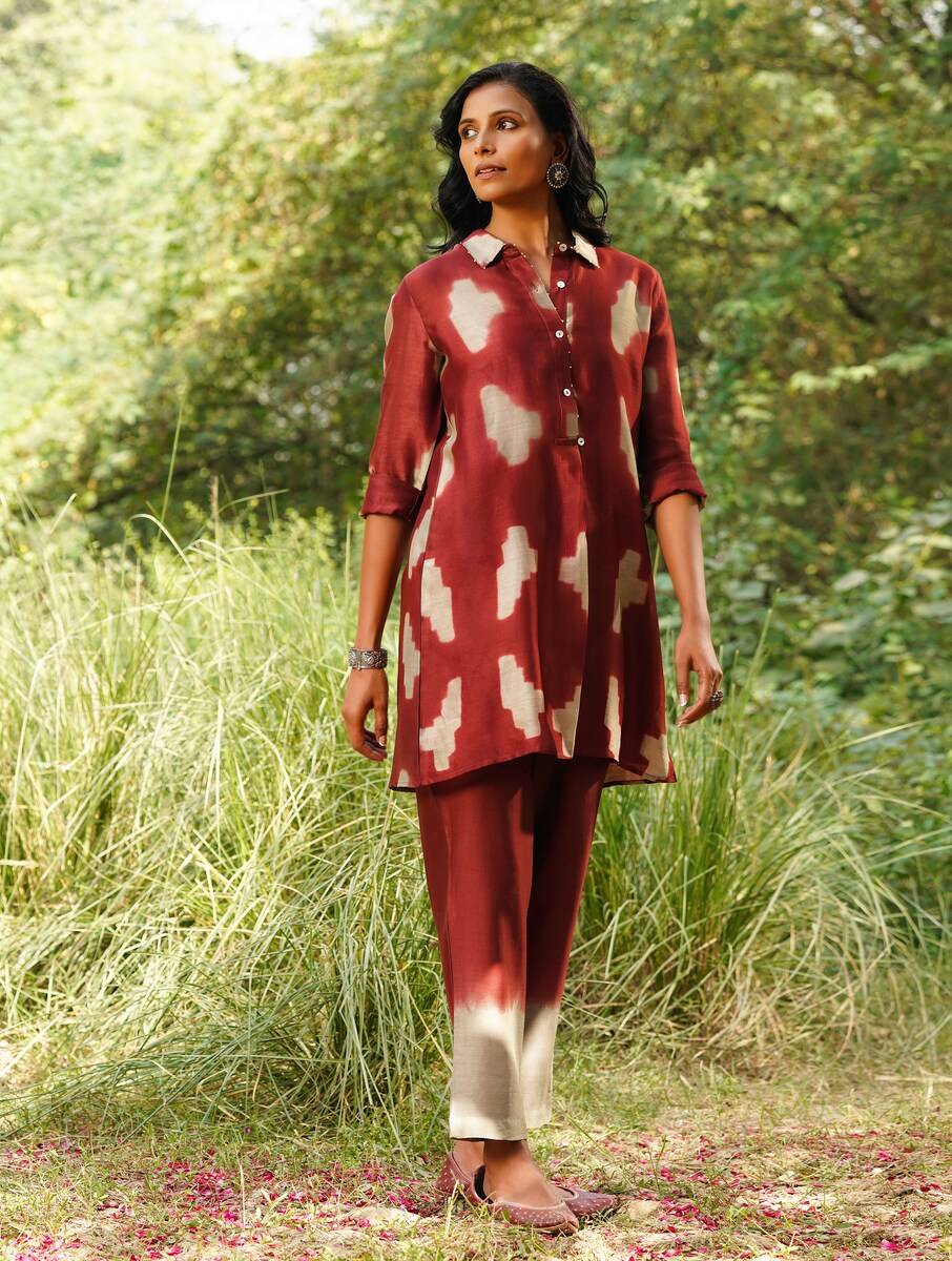 Women Red Cotton Silk Shibori Kurta, Slip & Pants