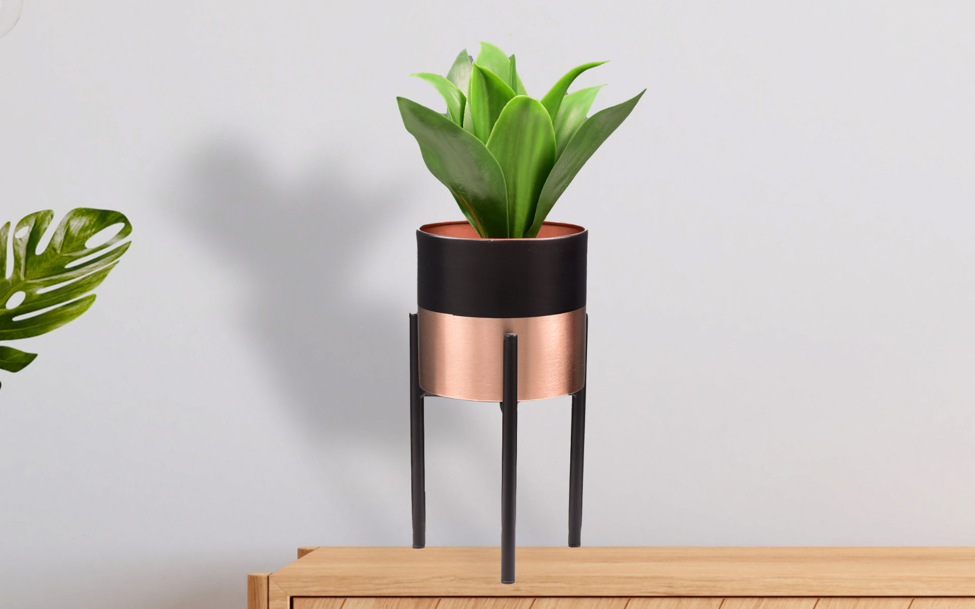 Royaloak Metal Plain Black-Rose Gold Table Planter Medium