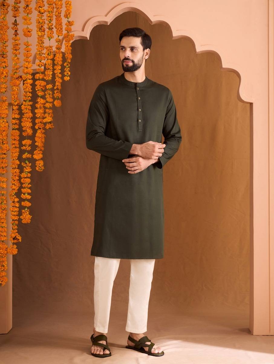 Men Olive Green Cotton Mandarin Collar Straight Fit Kurta