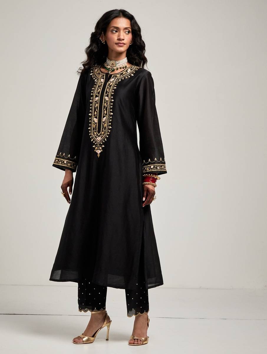 Women Black Silk Chanderi Hand Embroidery Kurta with Pants