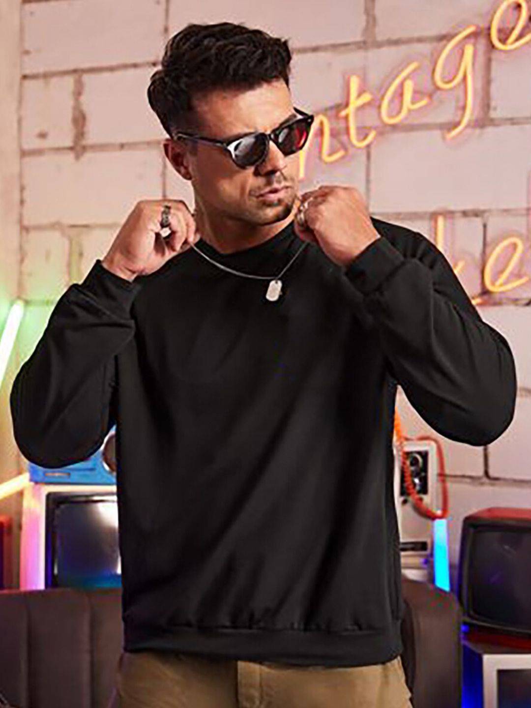 Kotty Black Ribbed Fleece Pullover Sweatshirt