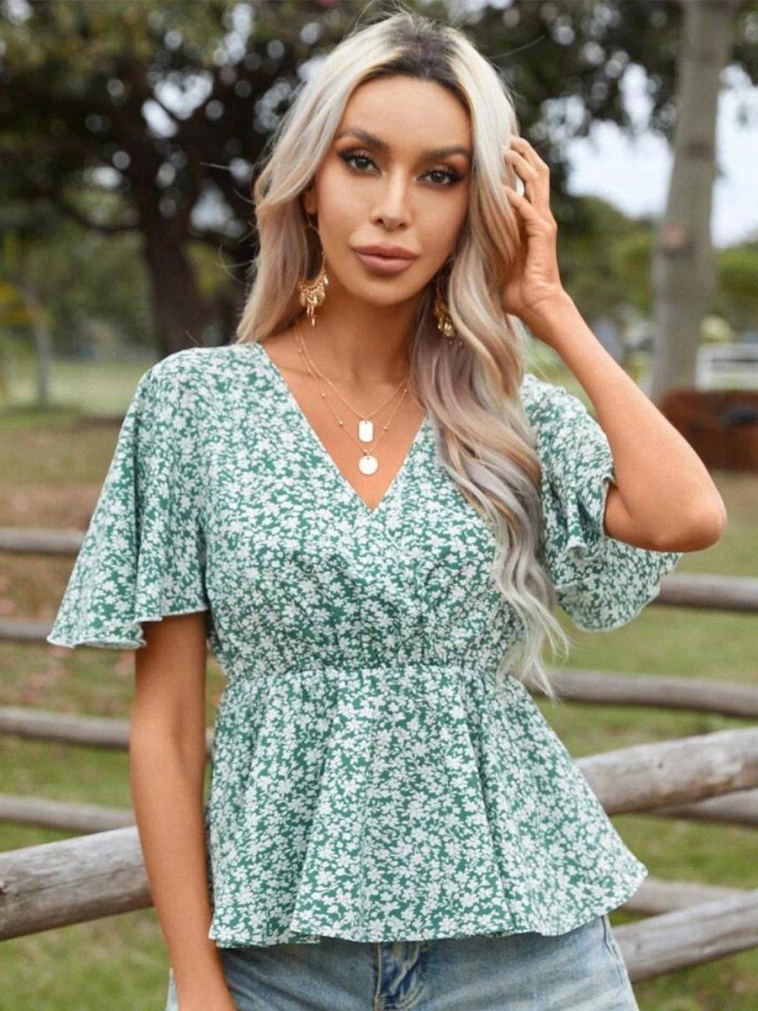 Kotty Green & White Floral Printec Crepe Cinched Waist Top