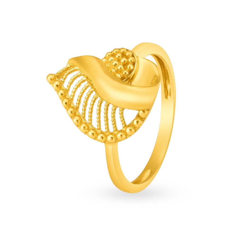 Sublime Yellow Gold Conch Finger Ring