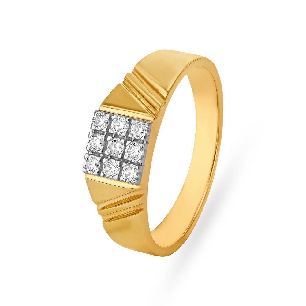 Sophisticated Gold and Diamond Finger Ring for Men