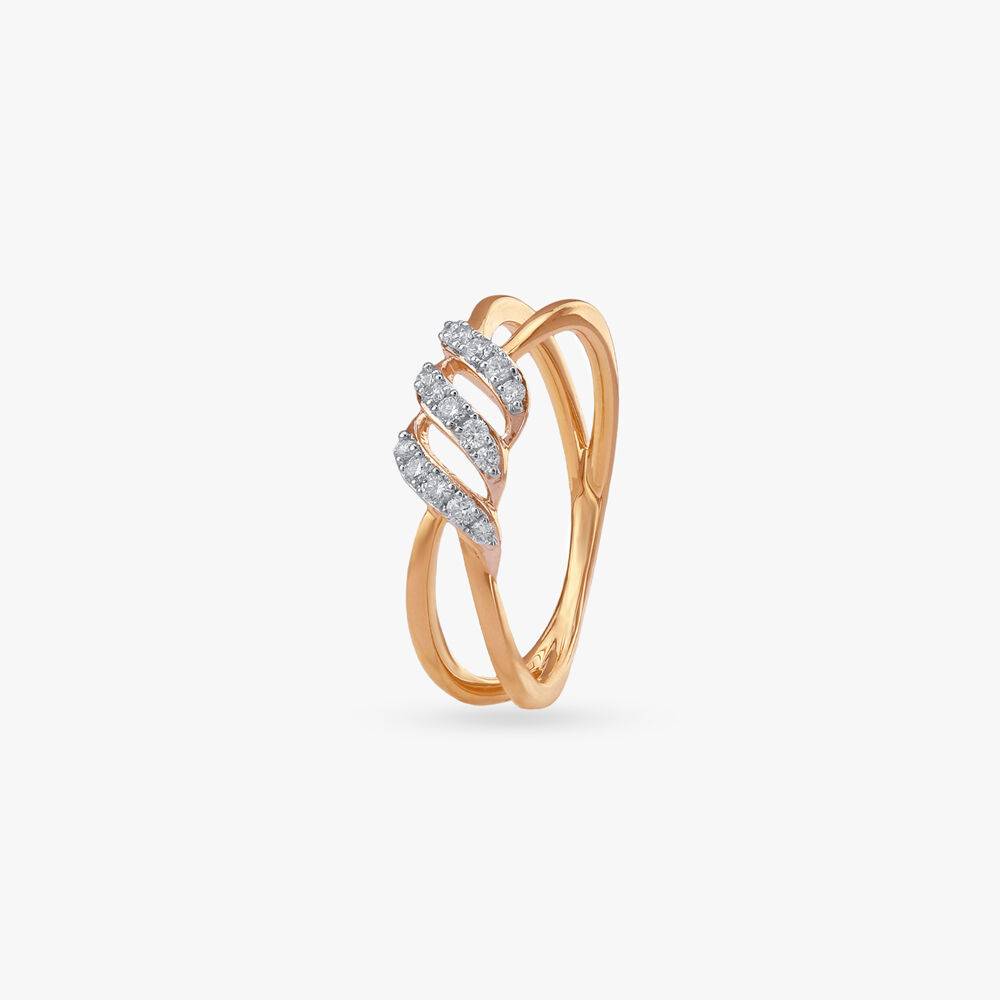 Twisted Glint Diamond Ring