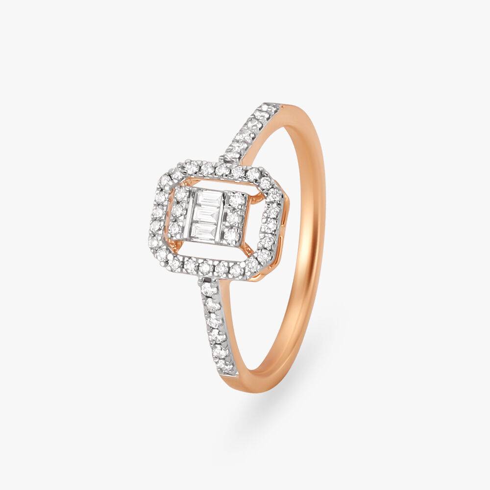 Grandiose Diamond Finger Ring