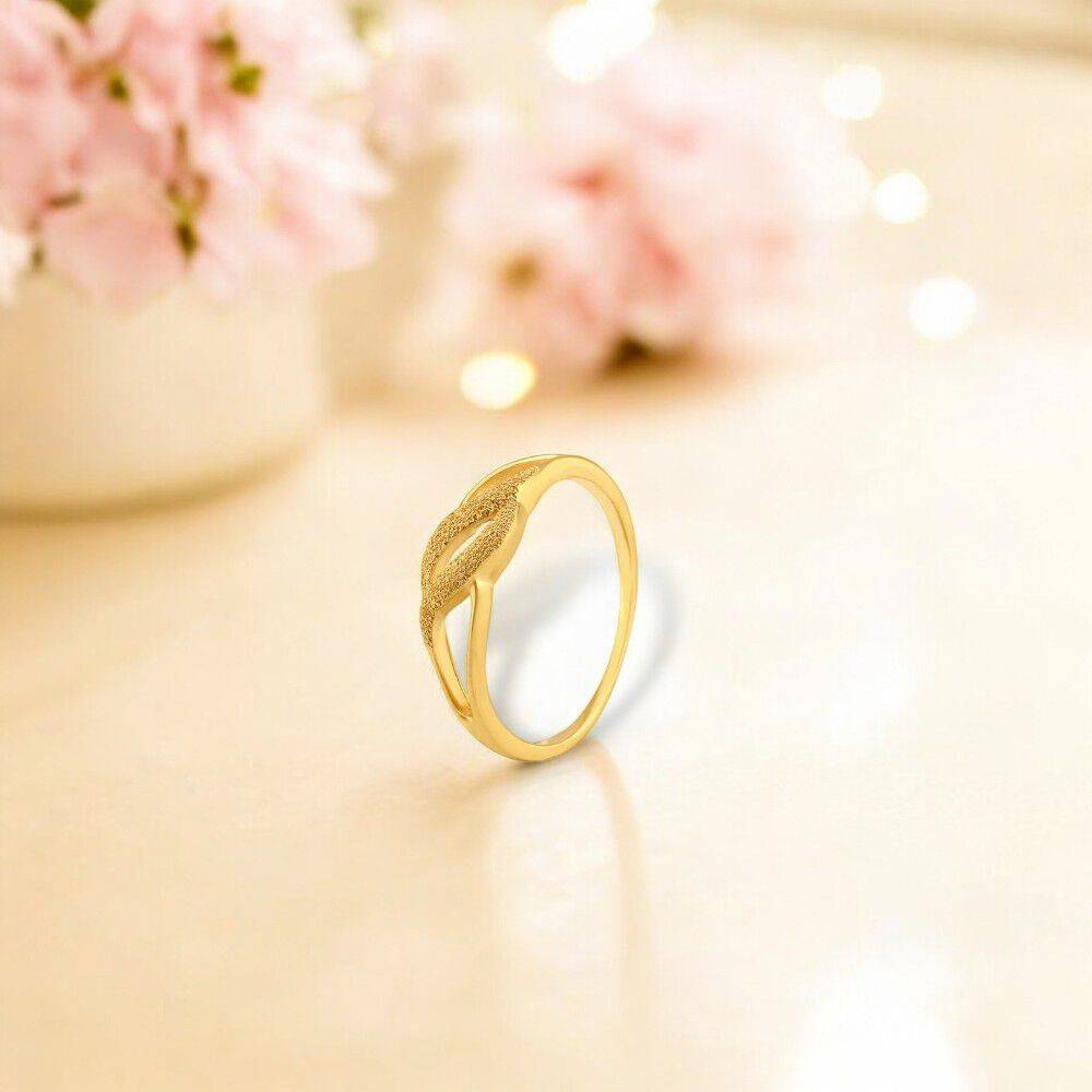 Dainty Charming Gold Ring