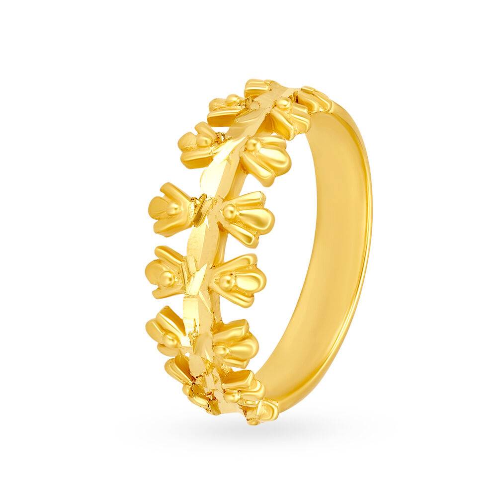 Enticing 22 Karat Yellow Gold Floral Vine Finger Ring