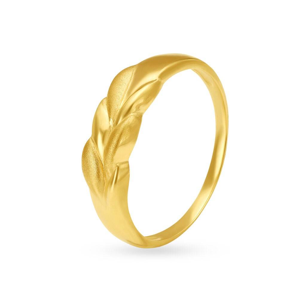 Exciting 22 Karat Yellow Gold Leaf Finger Ring