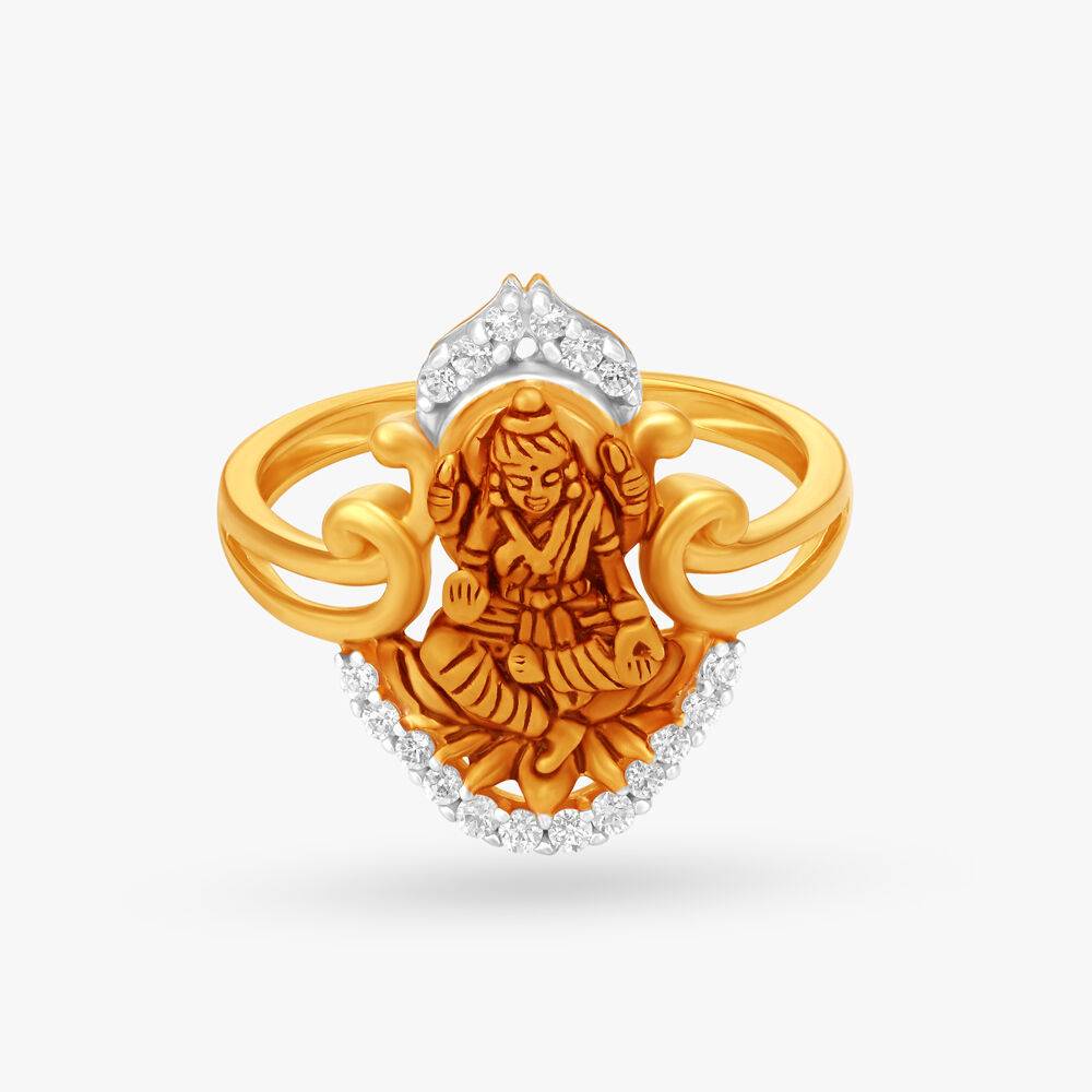 Diamond-Circled Gold Finger Ring