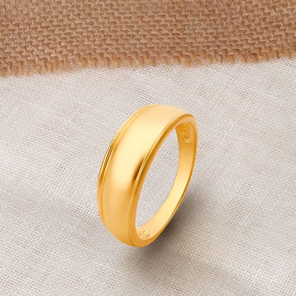 Lustrous Minimalistic Gold Ring for Men