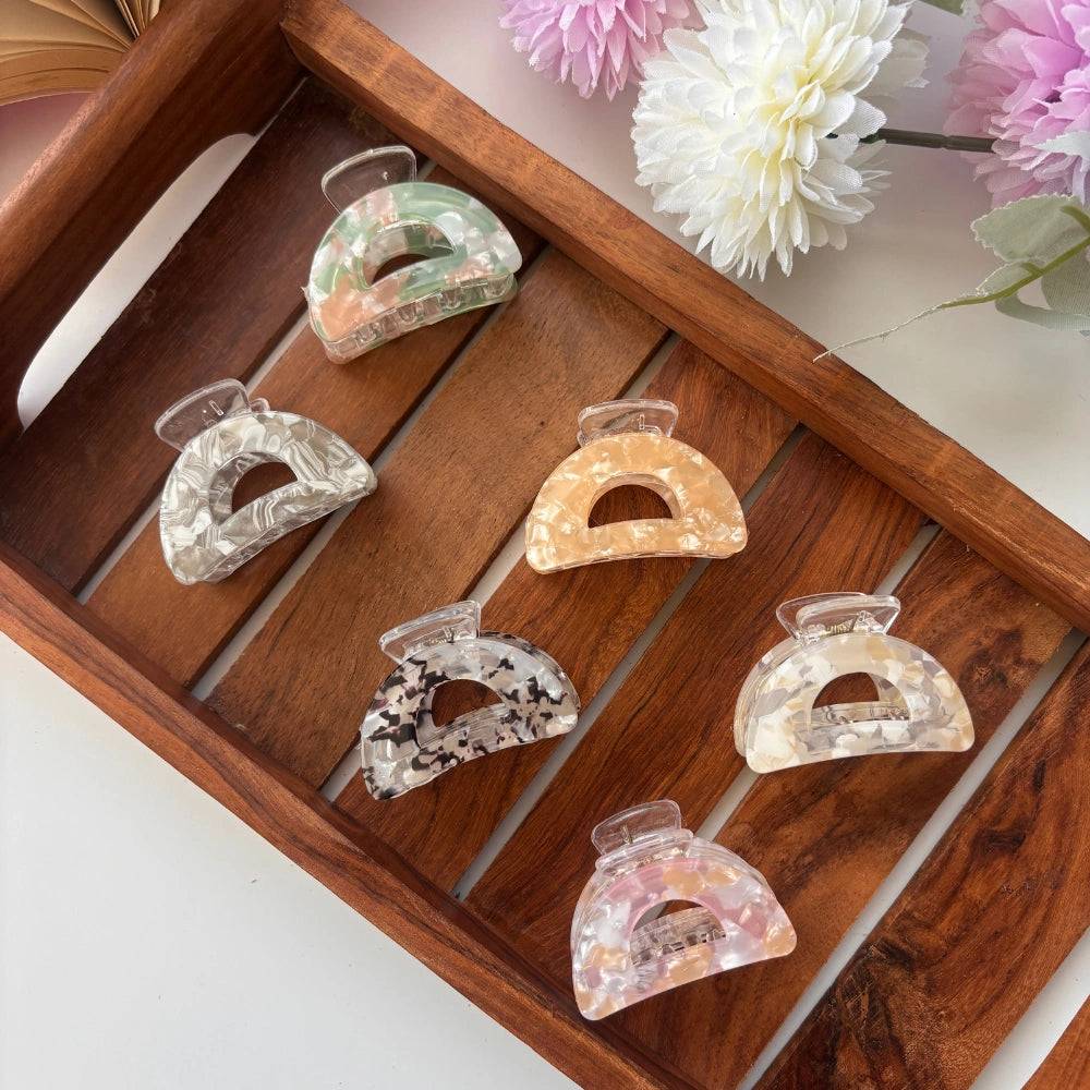 D Shape Marble Finish Hair Claw - Medium