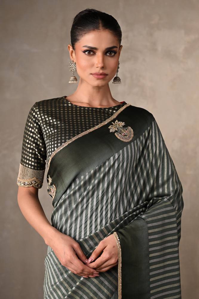 Opulent Green Banarasi Saree With Intricate Embroidery Buy at ₹19995