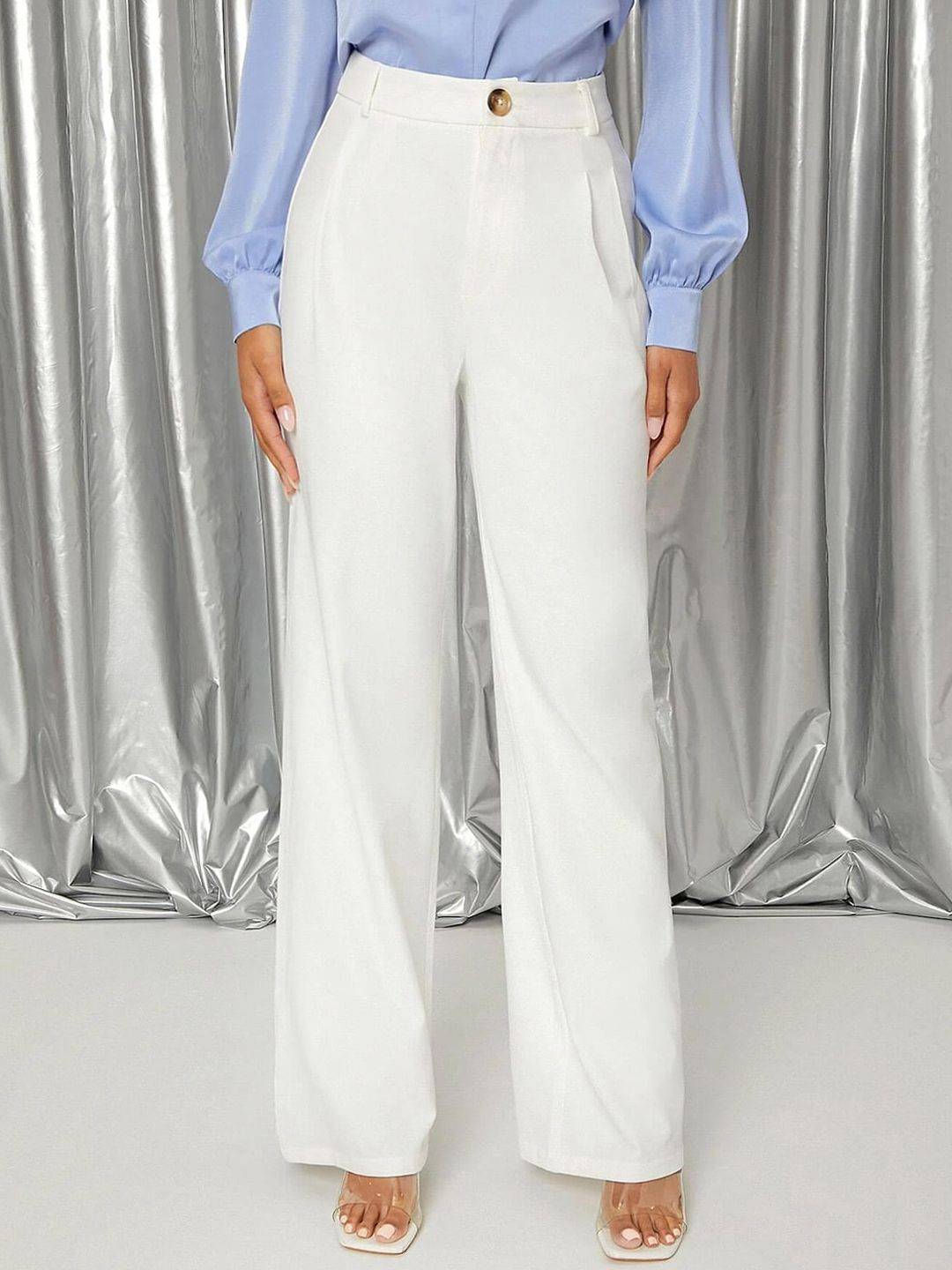 Kotty Women Relaxed Straight Leg Straight Fit High-Rise Easy Wash Pleated Trousers