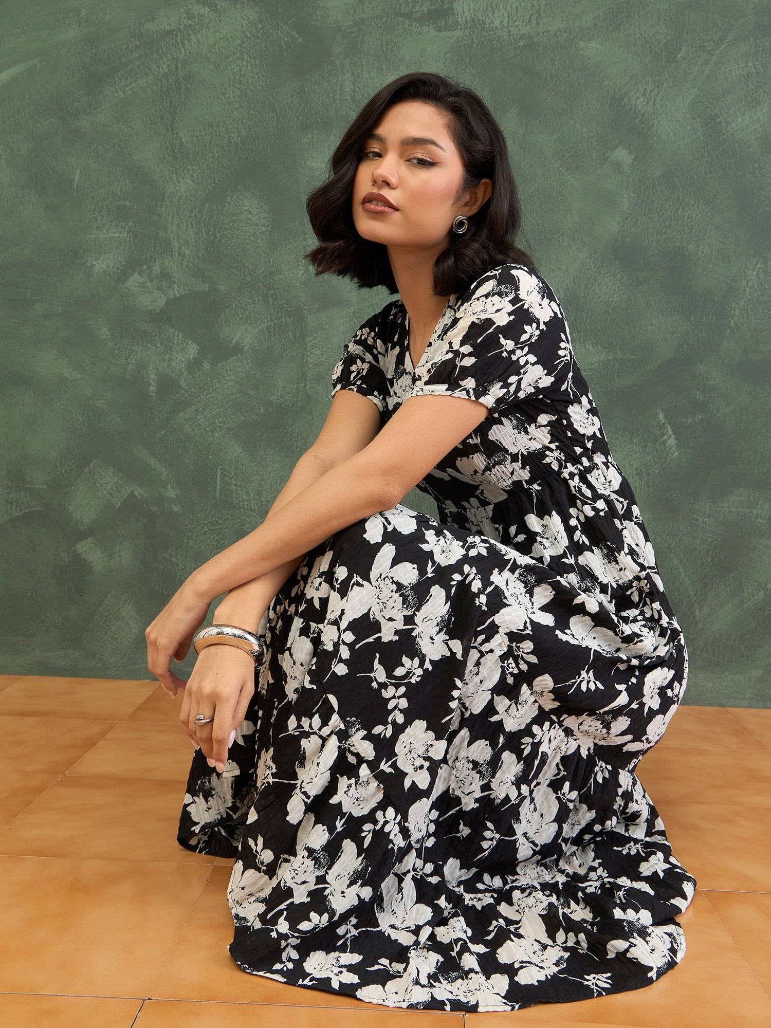 Iconic Women Black Printed V-Cut Dress