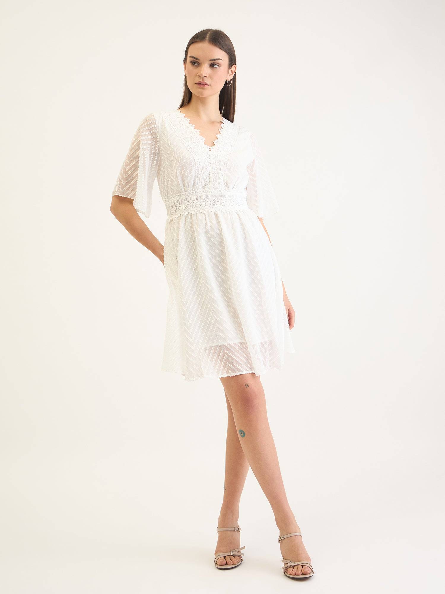 Elle Women White Solid V Neck Dress