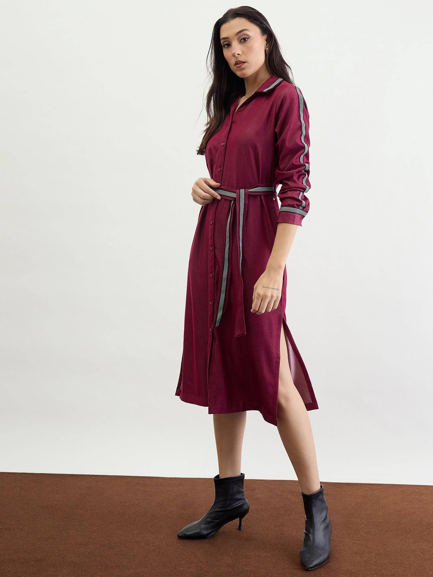 Iconic Women Red Solid Collar Dress