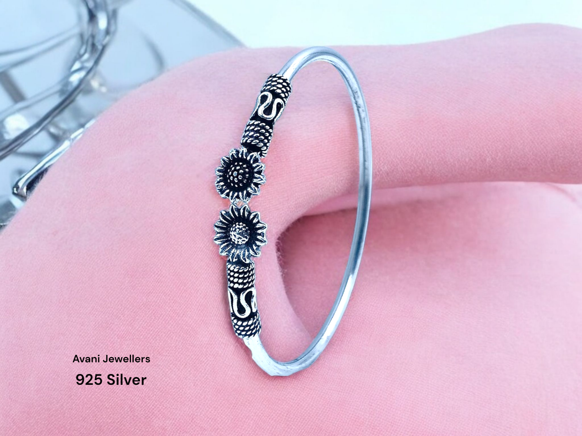 Silver Ladies Plain Kade @ ₹3984