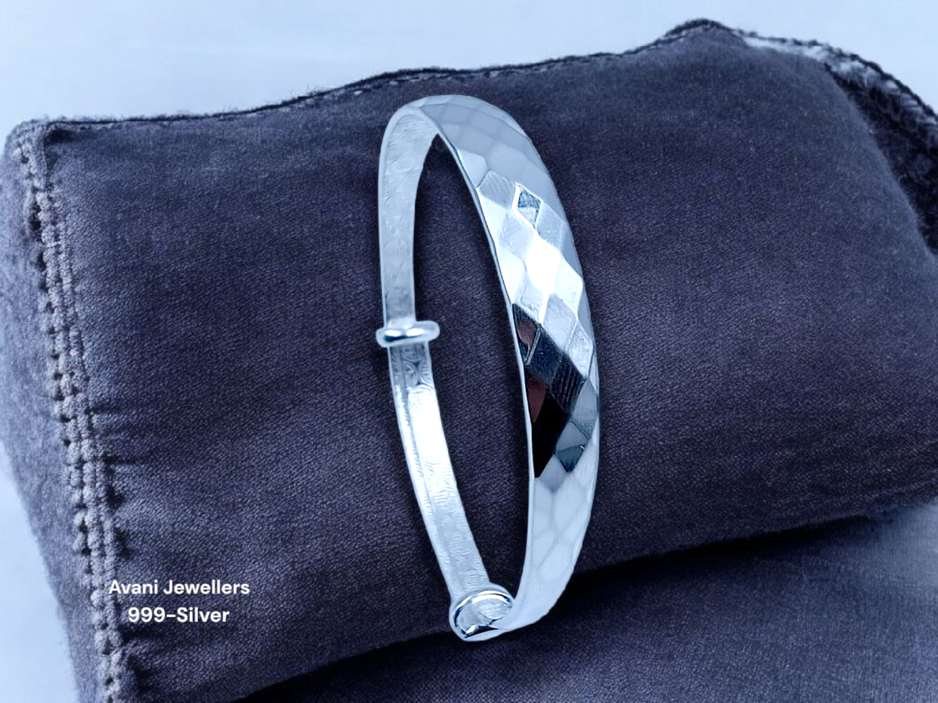 Silver Ladies Plain Kade @ ₹8576