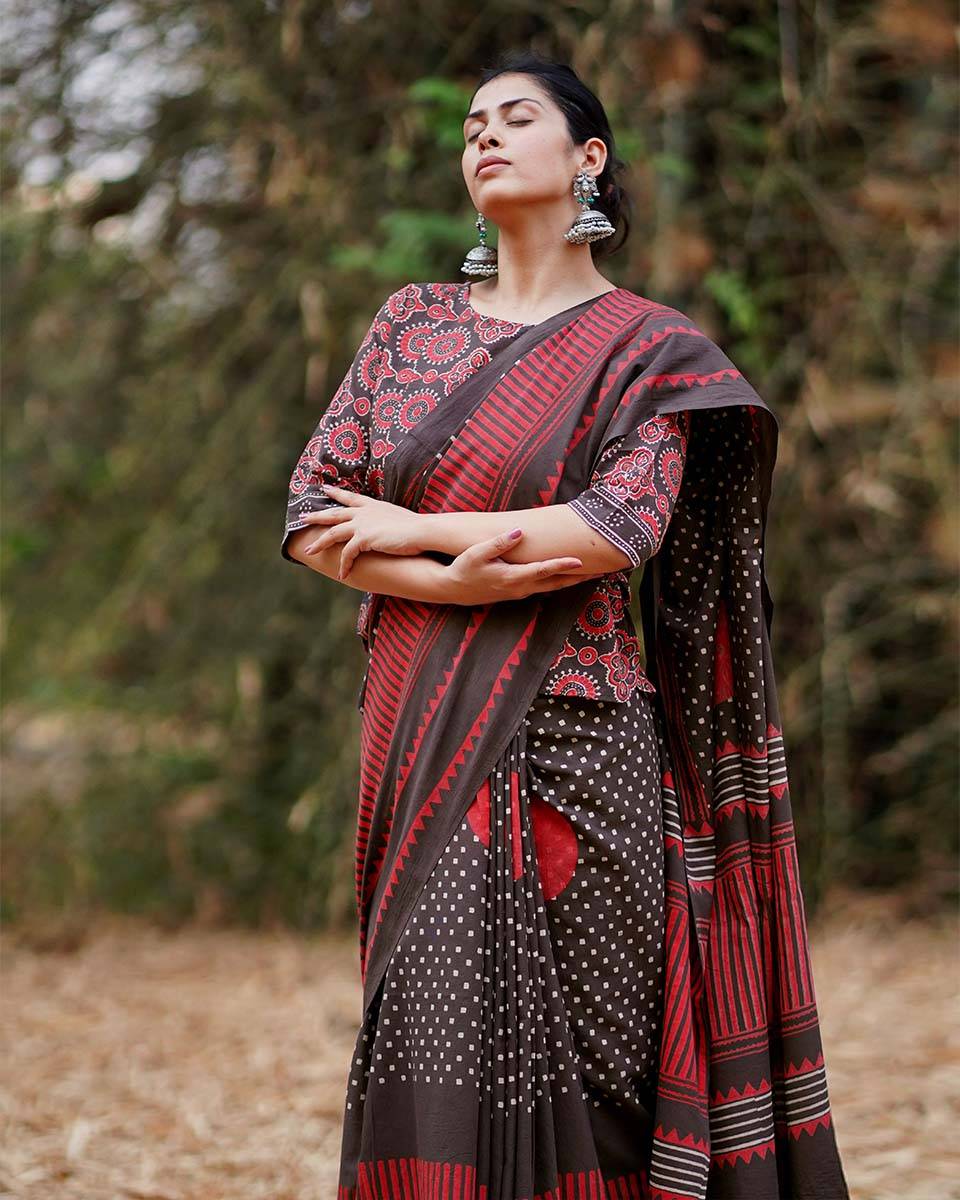 Suraj Ki Baahon Mein Brown Hand Block Printed Cotton Saree - WW