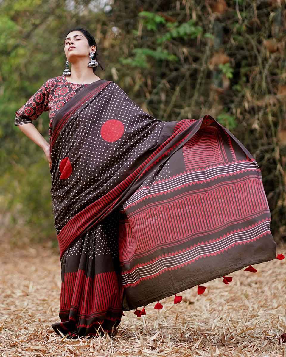 Suraj Ki Baahon Mein Brown Hand Block Printed Cotton Saree - WW