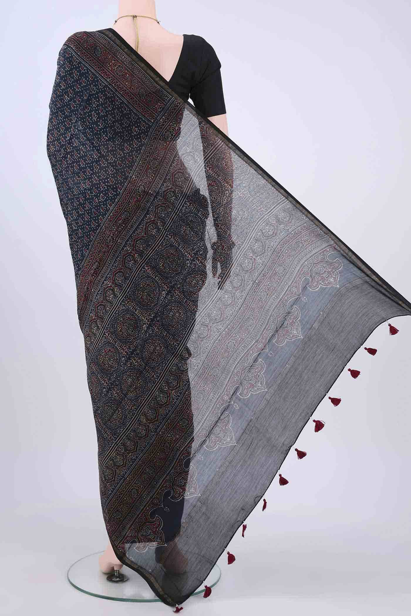 Navy Blue Cotton Saree Buy at ₹4772