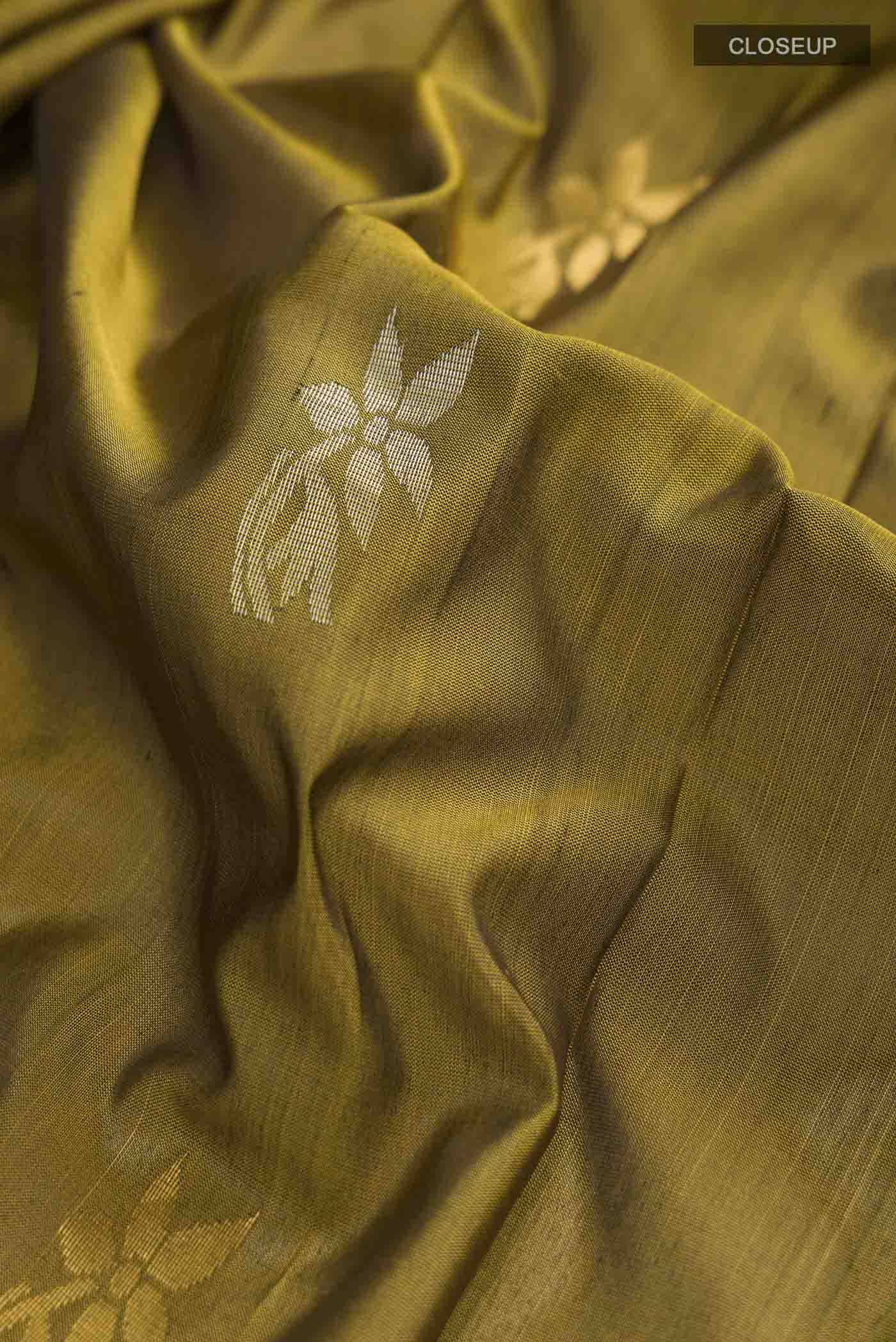 Green Soft Silk Saree Buy at ₹6783