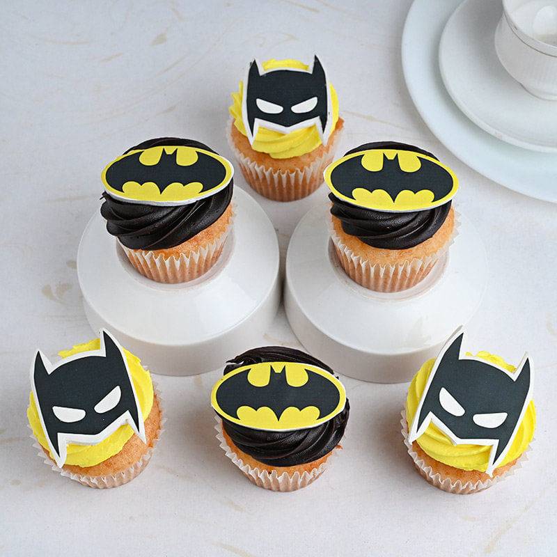 Batman Black N Yellow Cream Cupcakes
