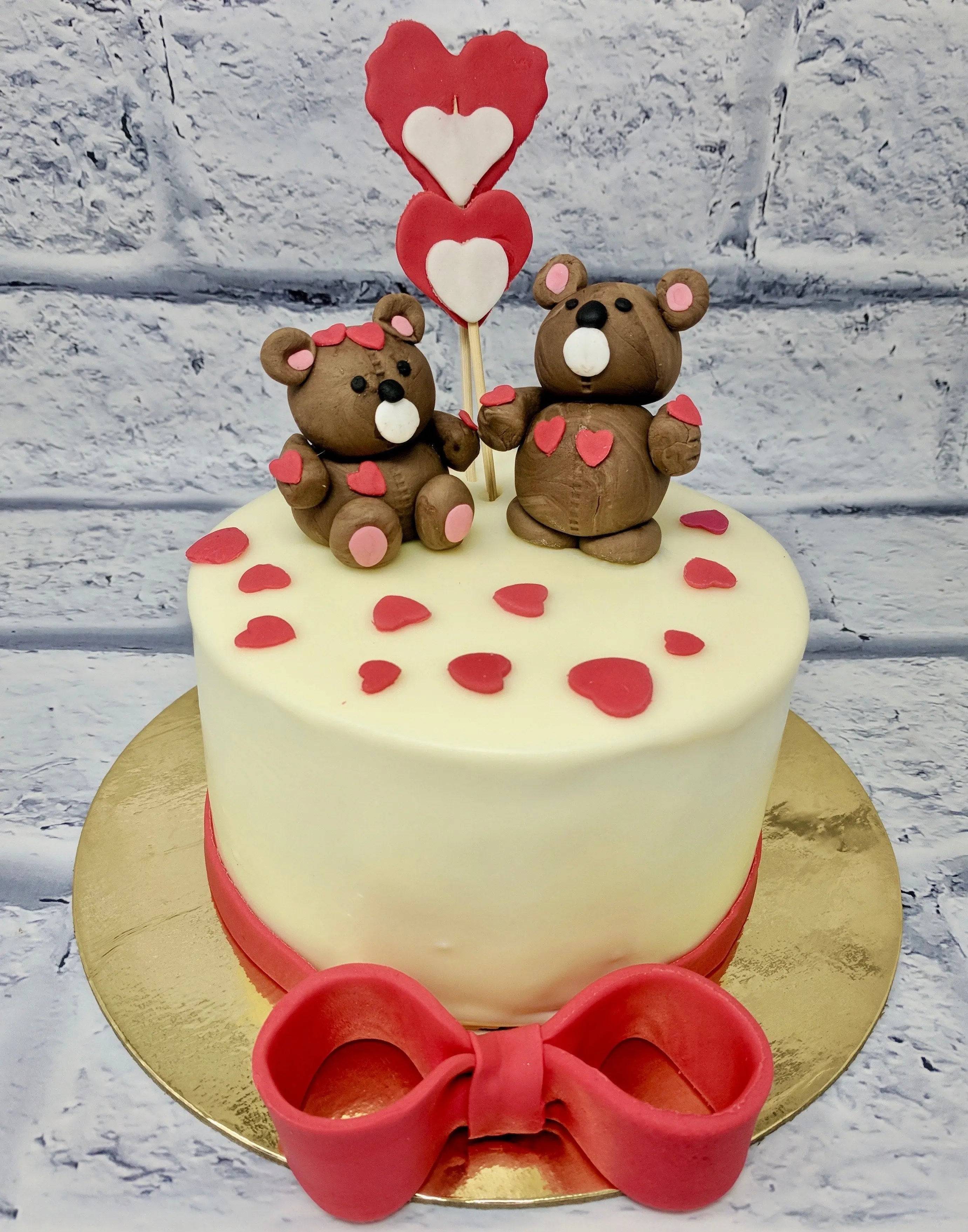 Teddy And Love Cake