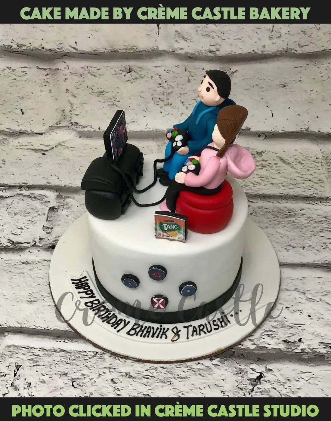 Gamer Couple Design Cake