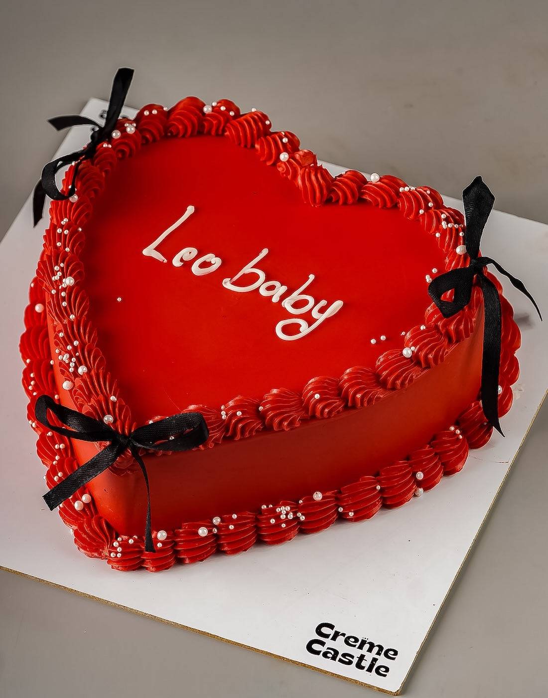 Leo horoscope cake