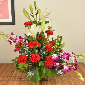 Pretty Arrangement Buy at ₹1189