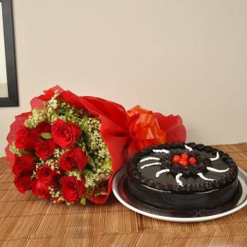 15 Red Roses n Truffle Buy at ₹1799